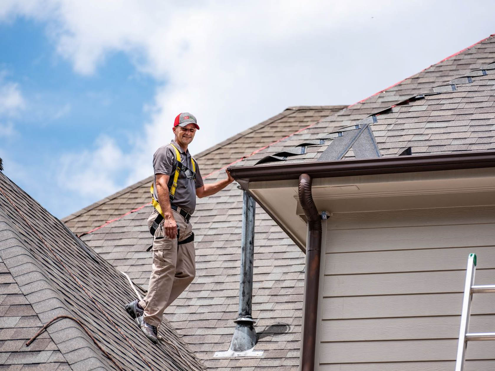 How Do You Know When to Call in a Roofing Contractor?